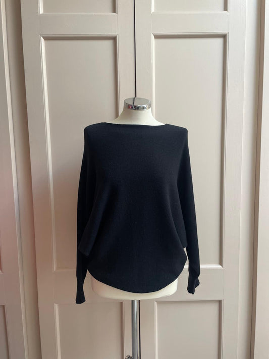 Pearl back button jumper - navy