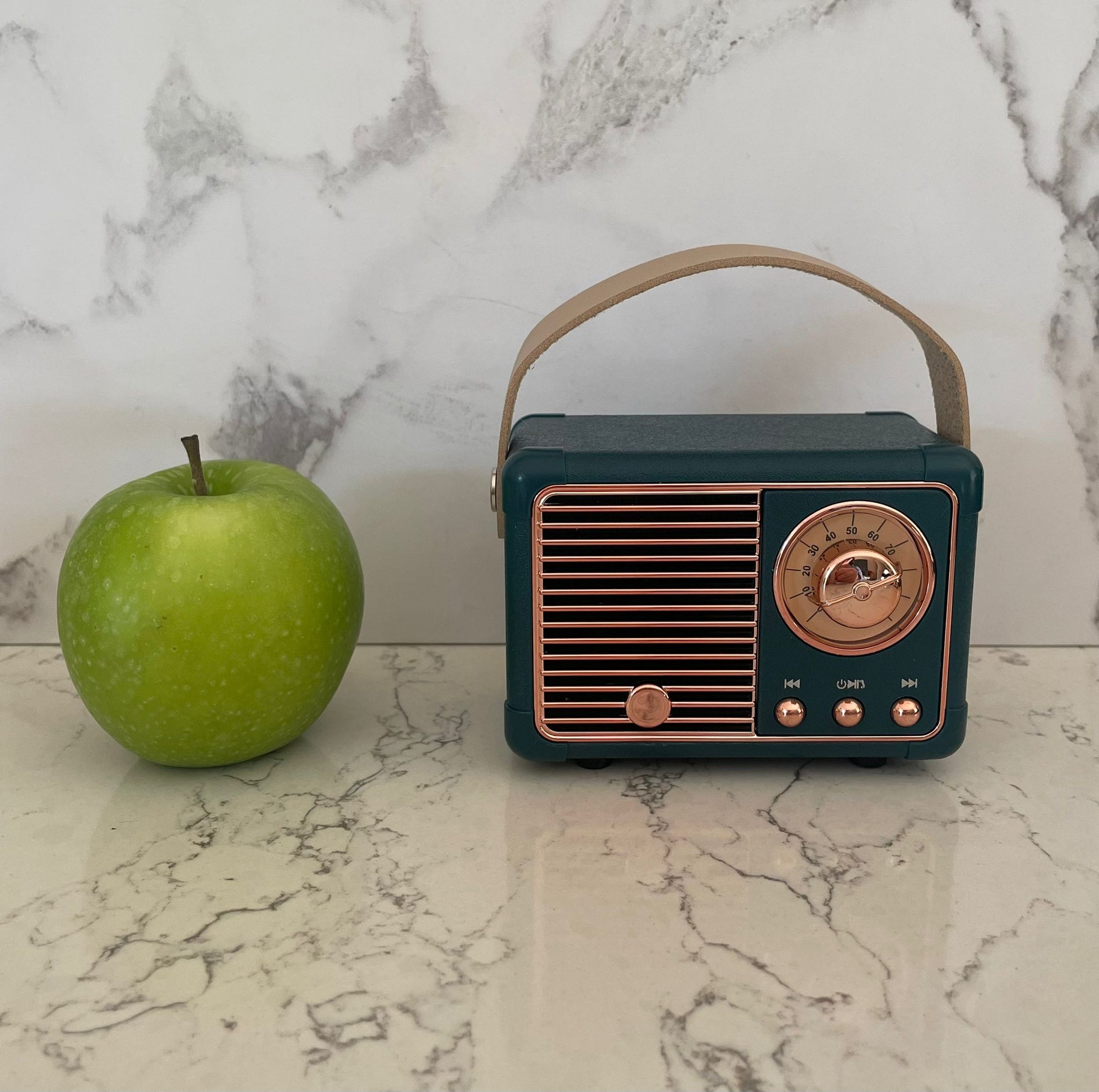 Vintage Bluetooth speaker - racing green